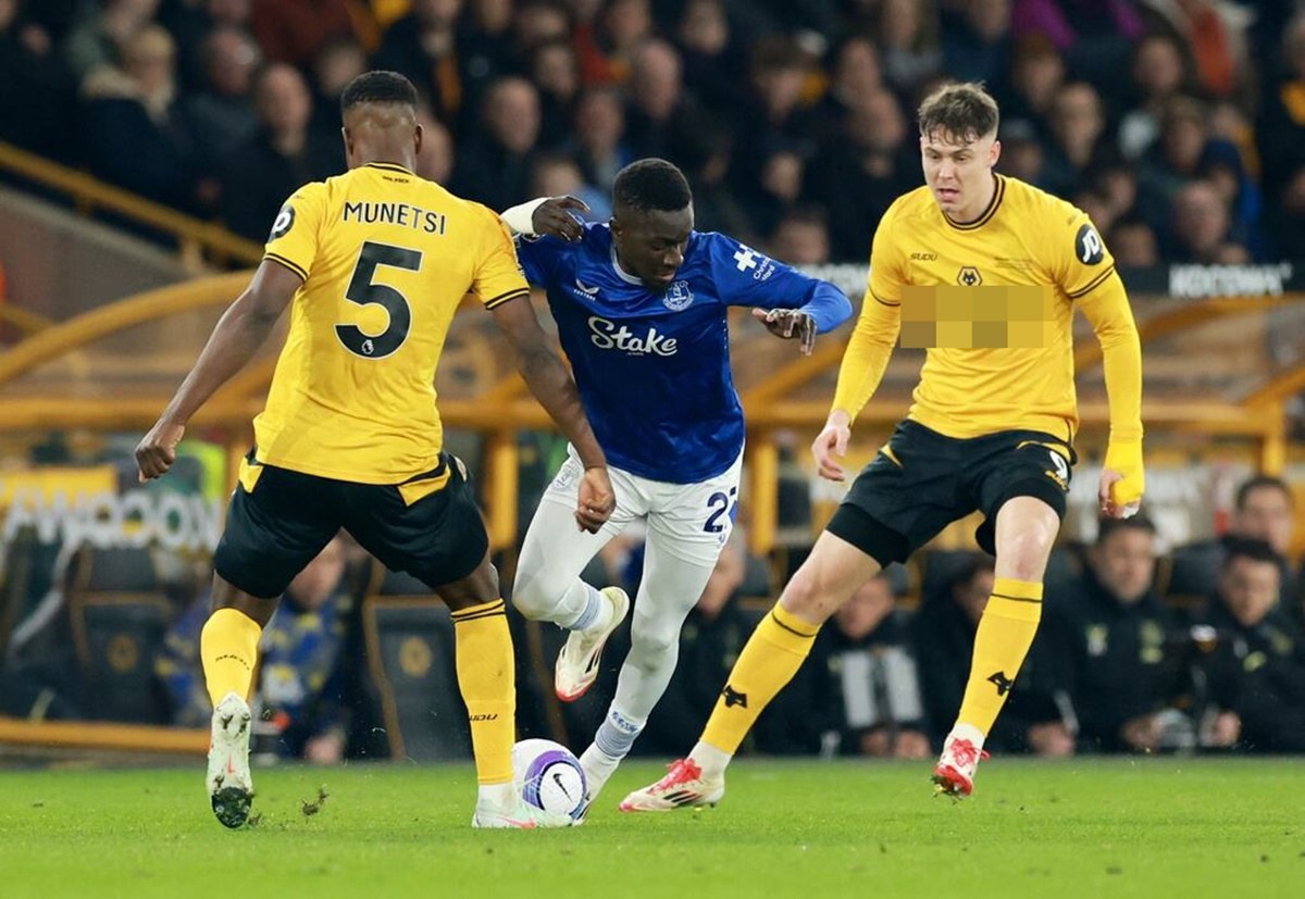 Everton được đánh giá cao hơn Wolves