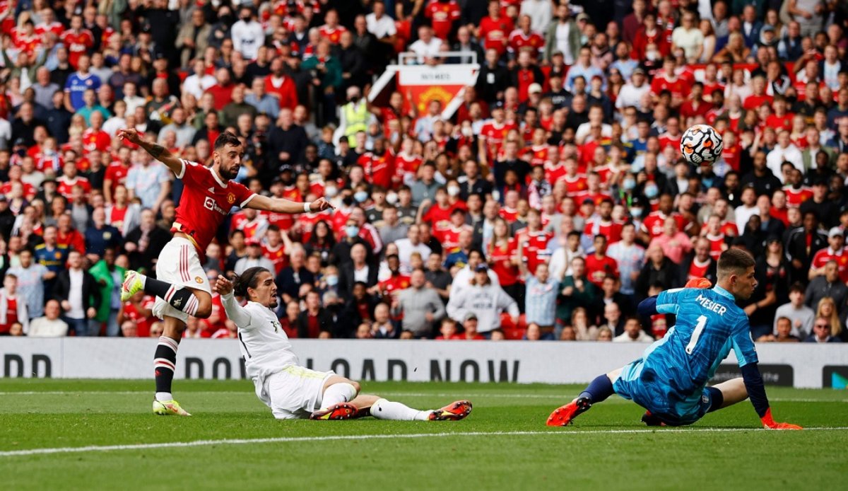 Leeds gặp khó trước Man United