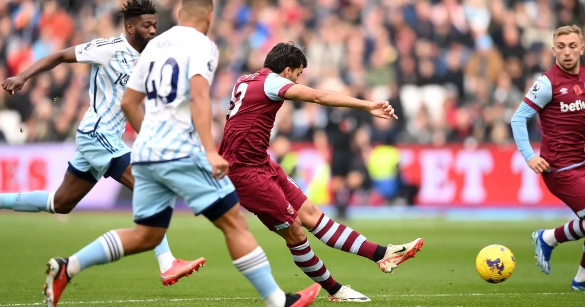 West Ham gặp khó trước Nottingham