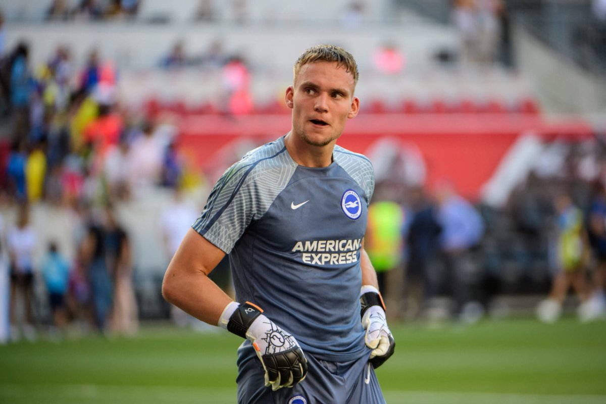 Bart Verbruggen vào tầm ngắm của Tottenham và Chelsea 3 Cuộc đua chiêu mộ Verbruggen cực kỳ gay cấn
