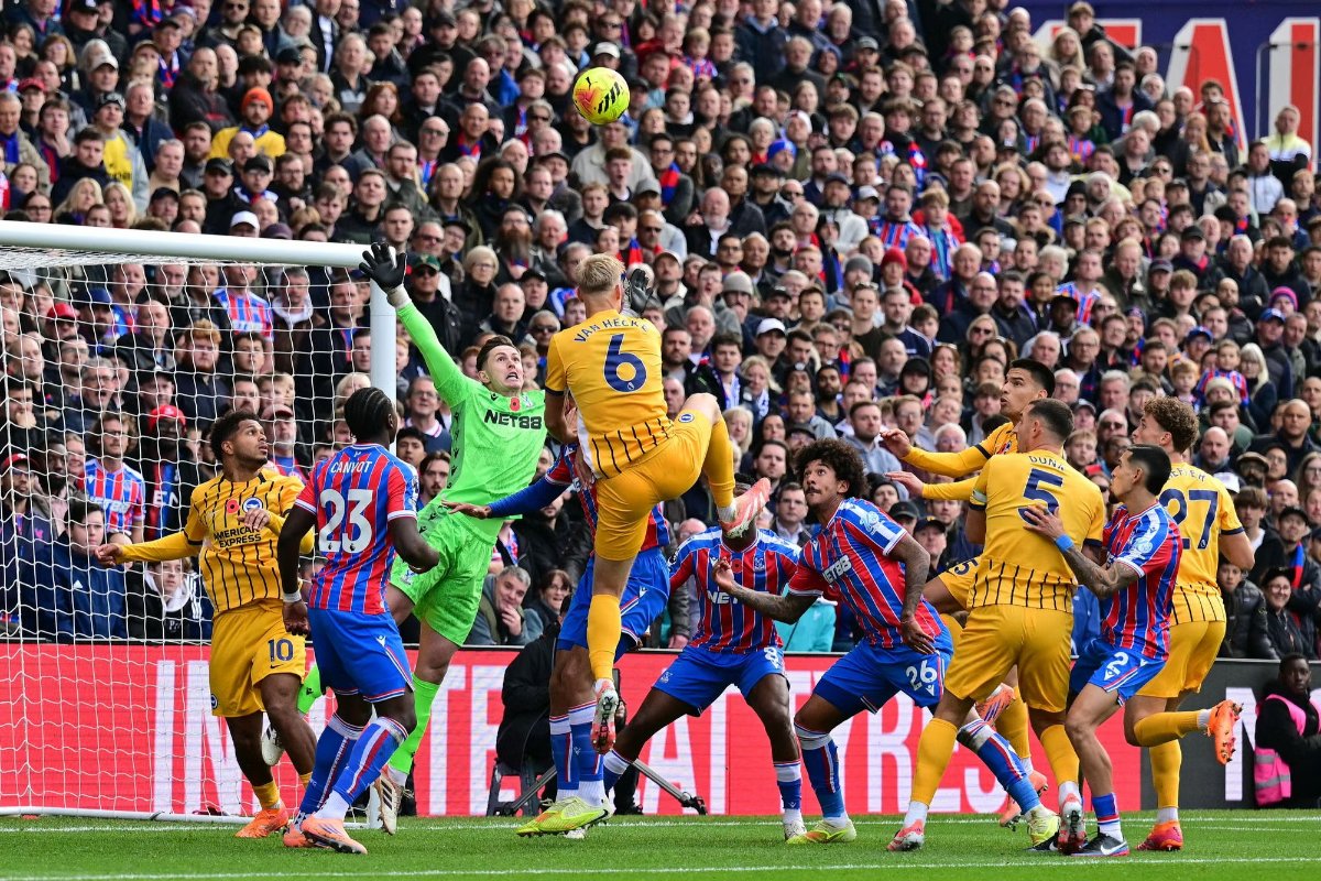 Brighton được đánh giá cao hơn Crystal Palace