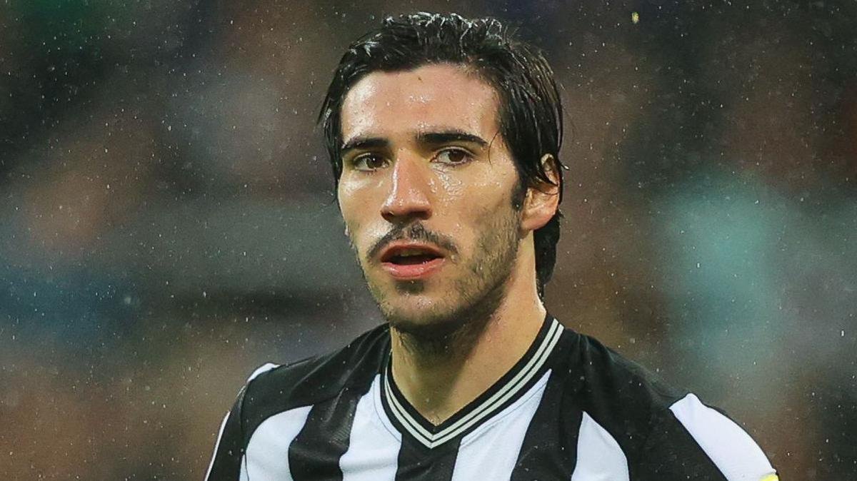 Sandro Tonali lọt vào tầm ngắm của Man United 2 Newcastle chưa muốn bán Tonali