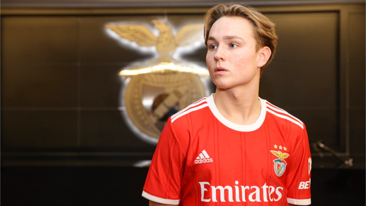 MU quyết tâm đưa Andreas Schjelderup về Old Trafford 2 MU và Barca đều muốn sở hữu Schjelderup