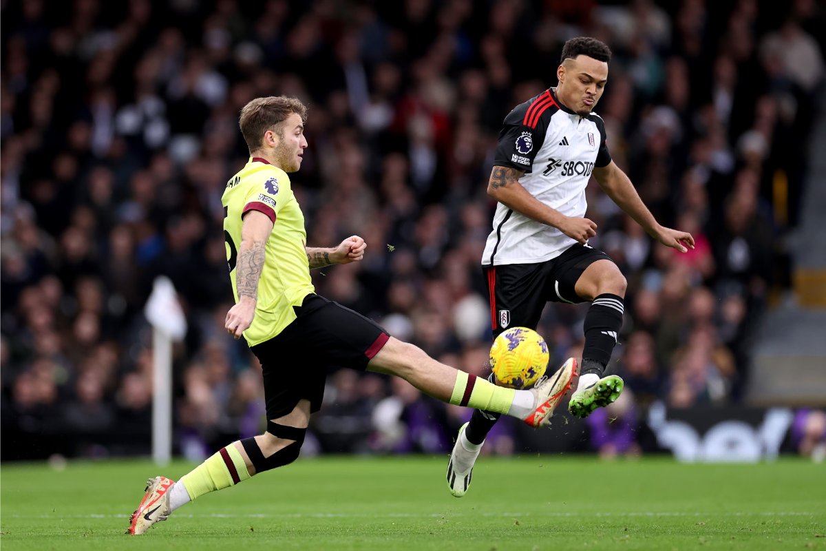 Fulham được đánh giá cao hơn Burnley