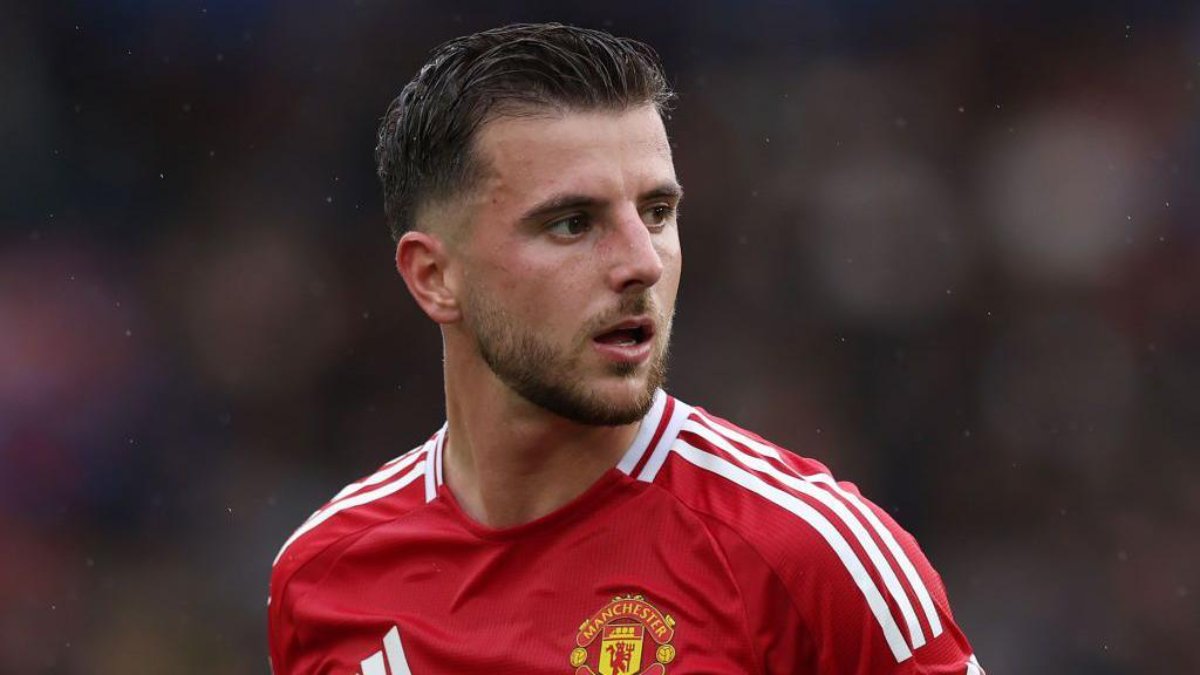 MU chốt tương lai của bom xịt Mason Mount 3 Mount khó cạnh tranh suất đá chính