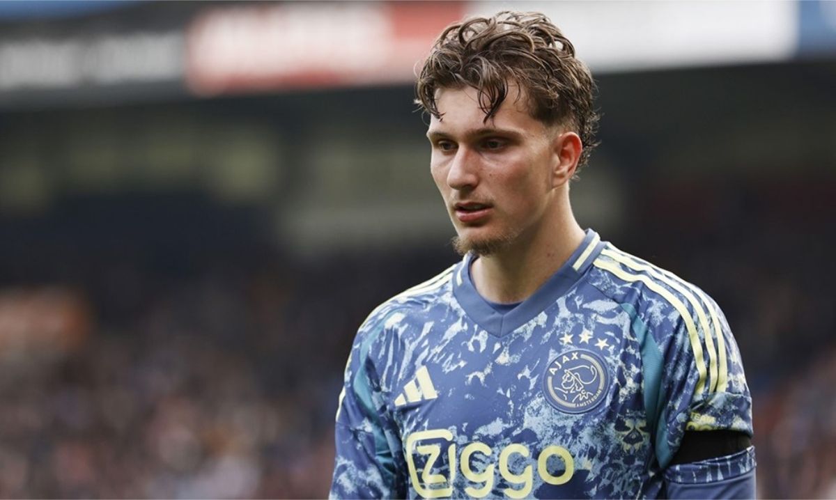 Man Utd liên hệ Ajax hỏi mua Mika Godts 3 Nhiều đội bóng lớn muốn chiêu mộ Godts