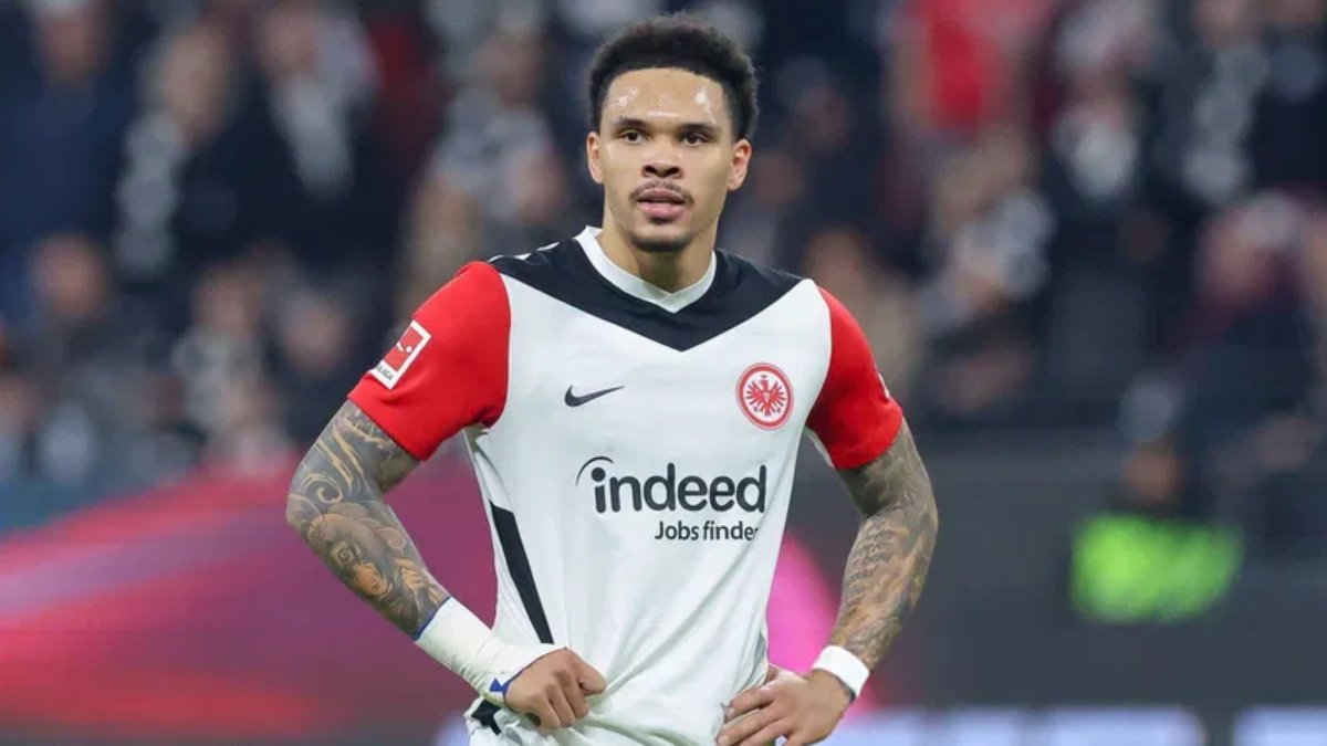 Liverpool bất ngờ tiếp cận Nnamdi Collins 3 Collins được nhiều đội bóng lớn Ngoại hạng Anh để mắt