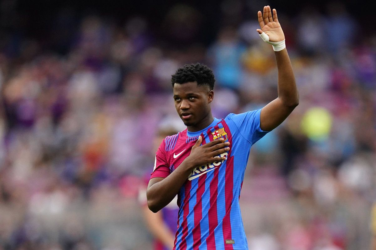 Barca sẵn sàng bán đứt Fati