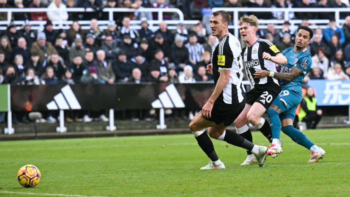 Newcastle khó đánh bại được Bournemouth