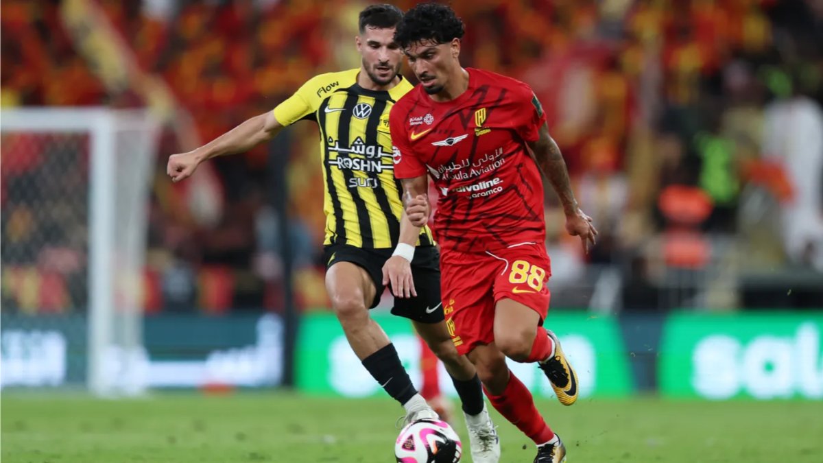 Al Ittihad gặp khó trước Al Qadsiah