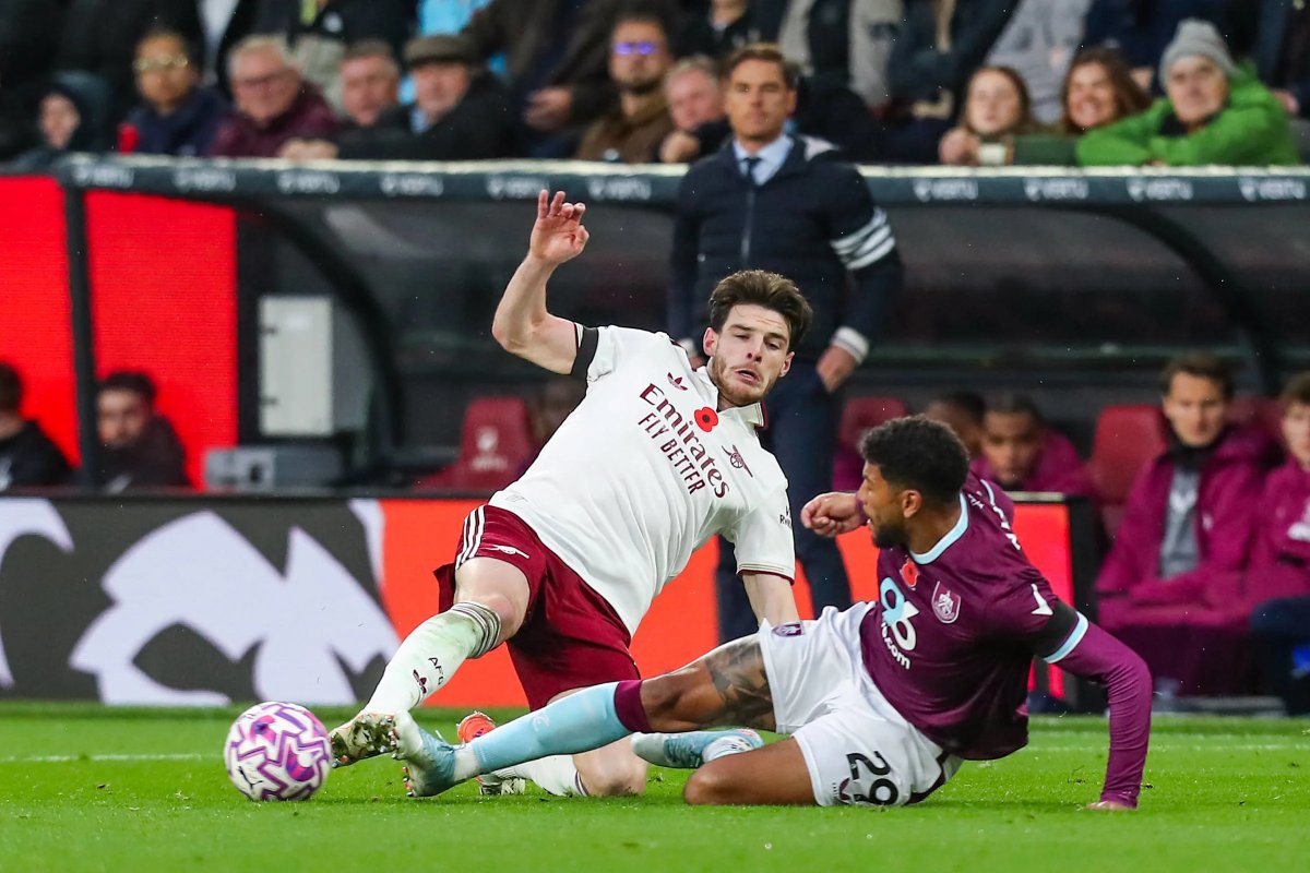 Soi kèo Arsenal vs Burnley ngày 19/05 | Ngoại hạng Anh 2 Arsenal mạnh vượt trội so với Burnley