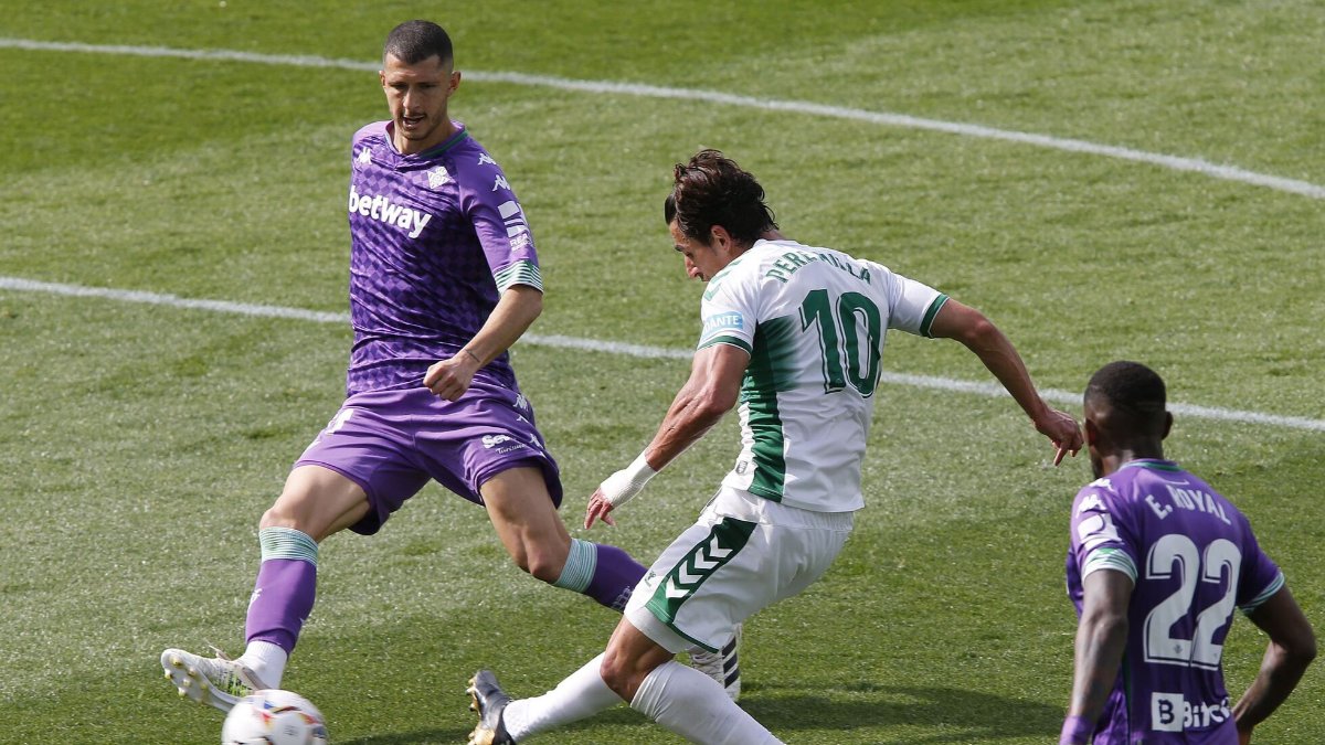 Soi kèo Betis vs Elche ngày 13/05 | La Liga 2 Betis sẽ áp đảo Elche trên sân nhà