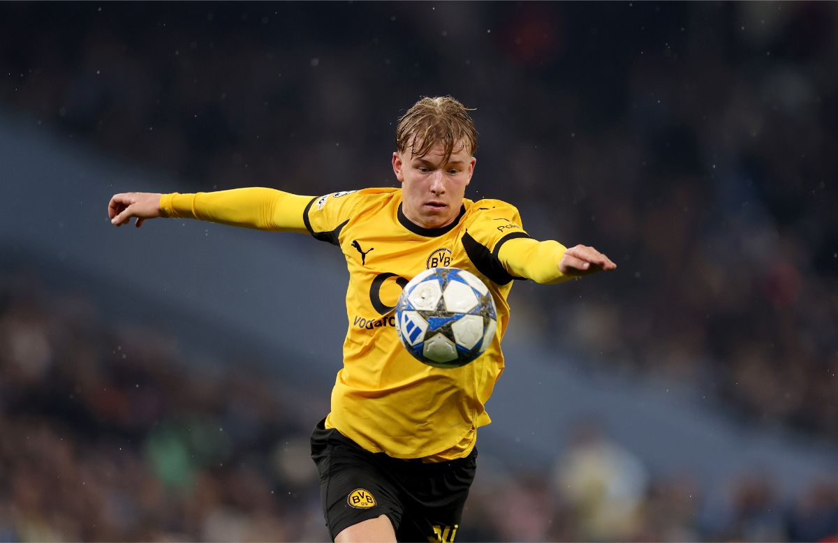 Man Utd bất ngờ săn đón Daniel Svensson 1 Svensson thi đấu nổi bật tại Dortmund