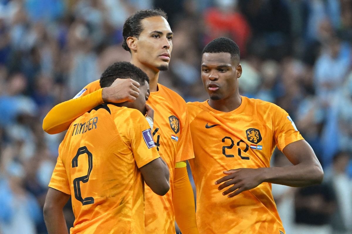 Denzel Dumfries: ‘ĐT Hà Lan muốn vô địch World Cup 2026’ 2 Ronald Koeman xây dựng ĐT Hà Lan giàu bản lĩnh
