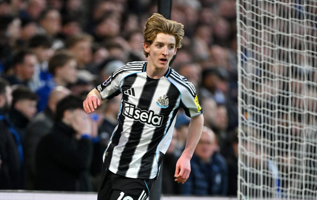 Newcastle bán Gordon để mua ngôi sao khác