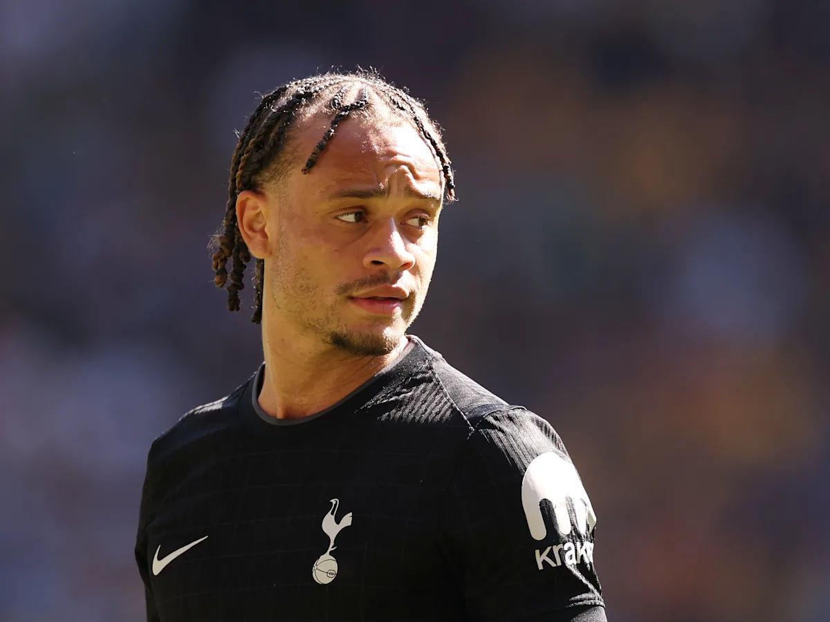 Tottenham xem xét chia tay Xavi Simons
