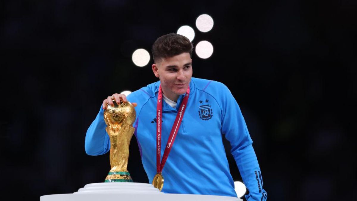 Alvarez góp công lớn giúp Argentina đăng quang