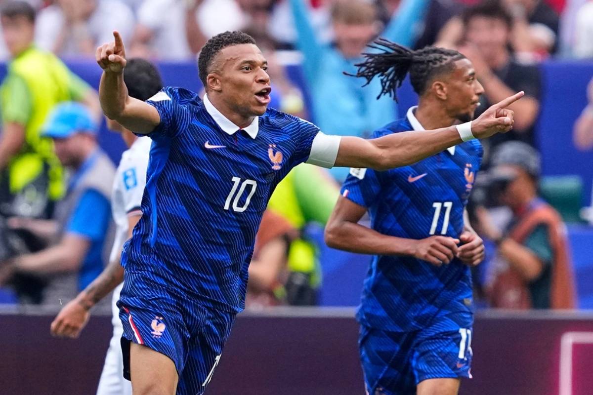 Thuyền trưởng tuyển Pháp hết lời khen ngợi Mbappe