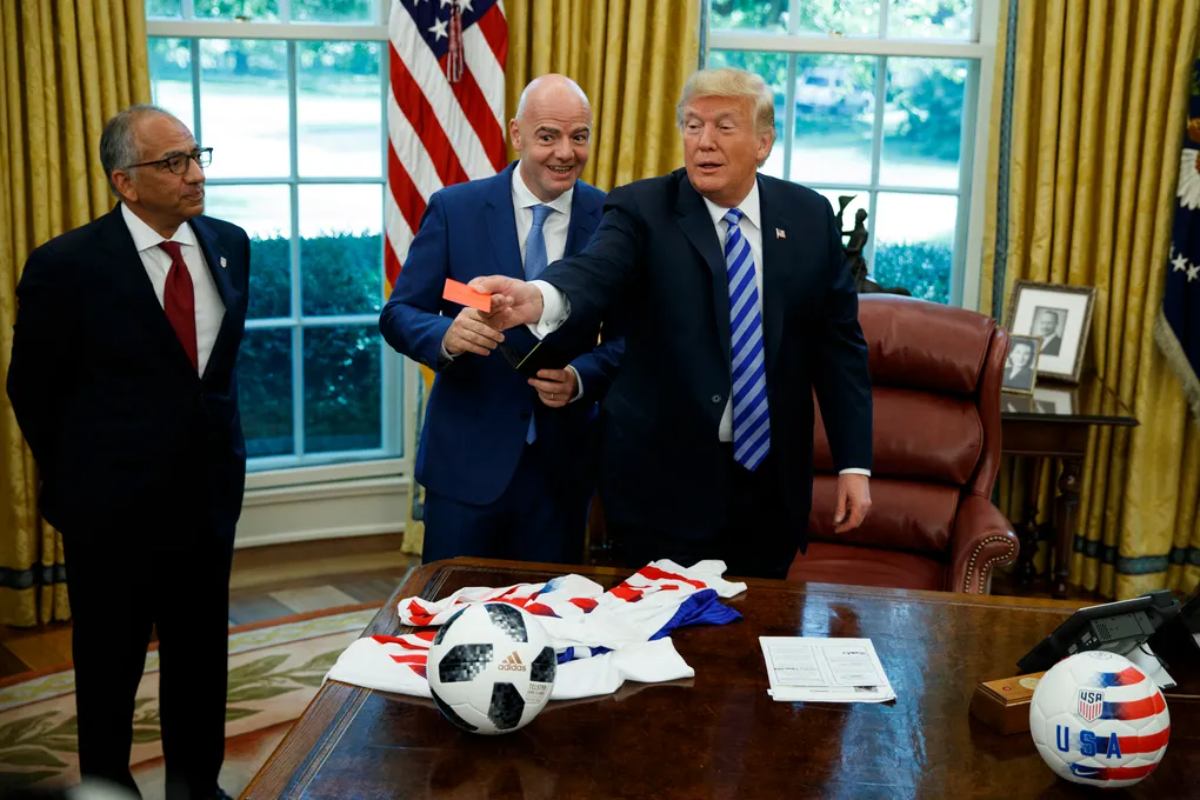 Mỹ ‘tống cổ’ trọng tài World Cup 2026 ngay tại sân bay 3 Làn sóng chỉ trích chủ nhà World Cup 2026 lan rộng